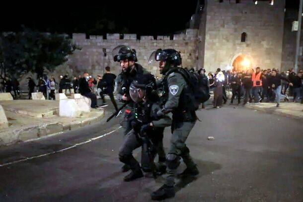 Крупные арабские беспорядки в Иерусалиме: полиция отключила свет на кладбище