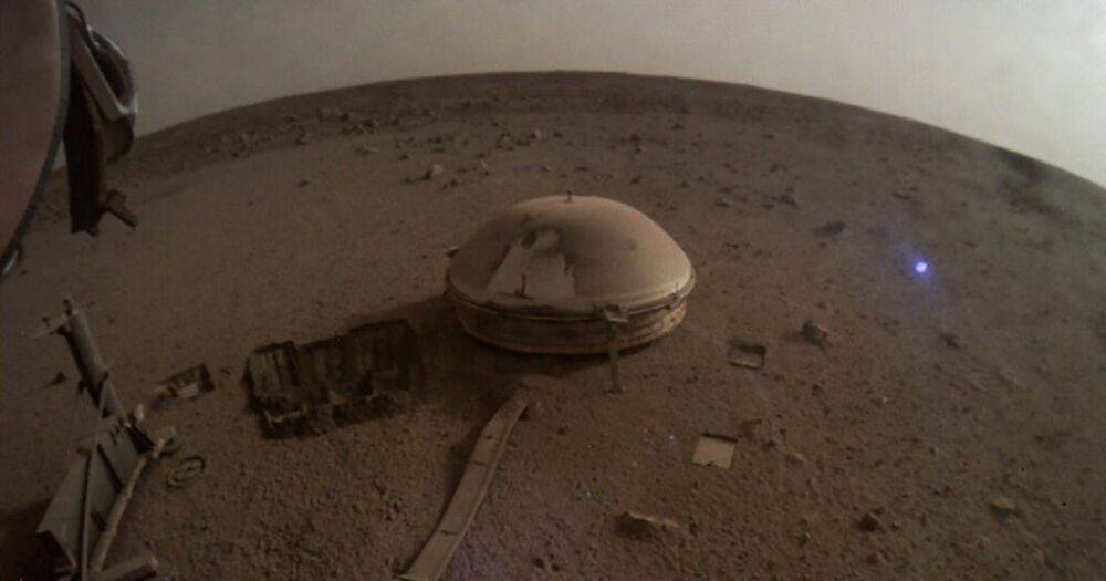 Пришло время прощаться. NASA заявило, что в этом году отключит зонд InSight на Марсе