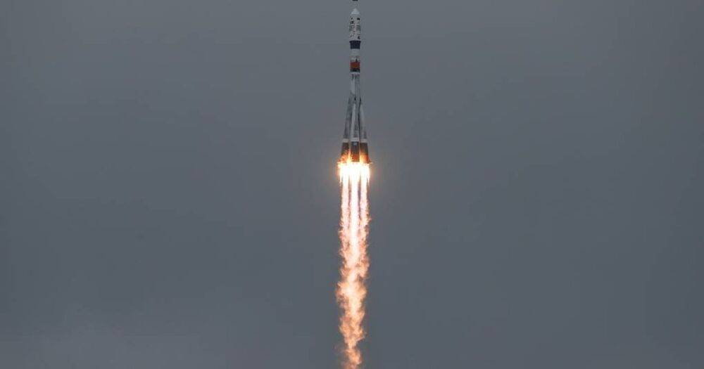 Россия вывела на орбиту новый военный спутник "Барс-М"