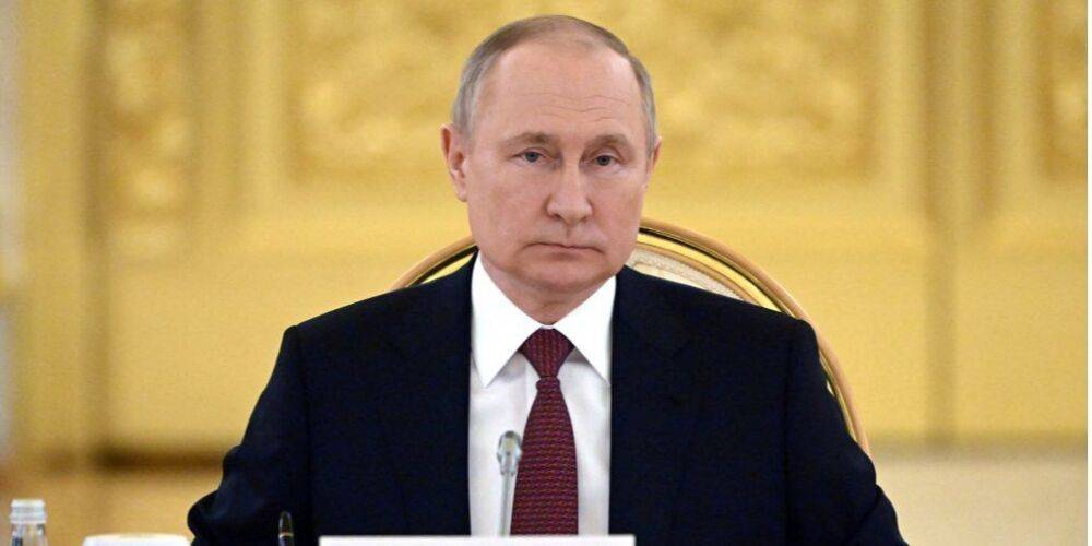 «Культура страха». Разведка США не считает, что общественное мнение в РФ может заставить Путина прекратить войну — CNN