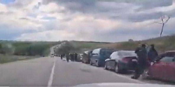 Оккупанты разблокировали эвакуационную колонну вблизи Васильевки Запорожской области