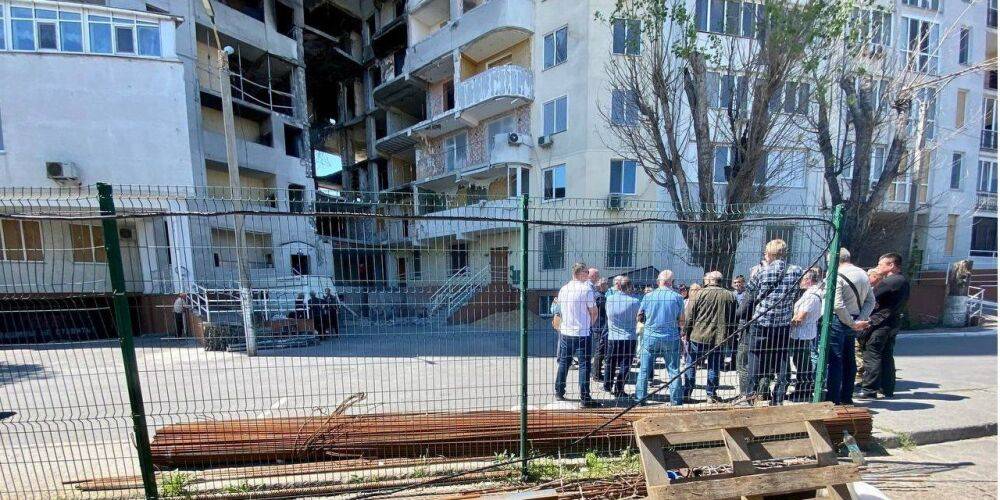 Власти Одессы решили восстановить многоэтажку, в которую 23 апреля попала ракета
