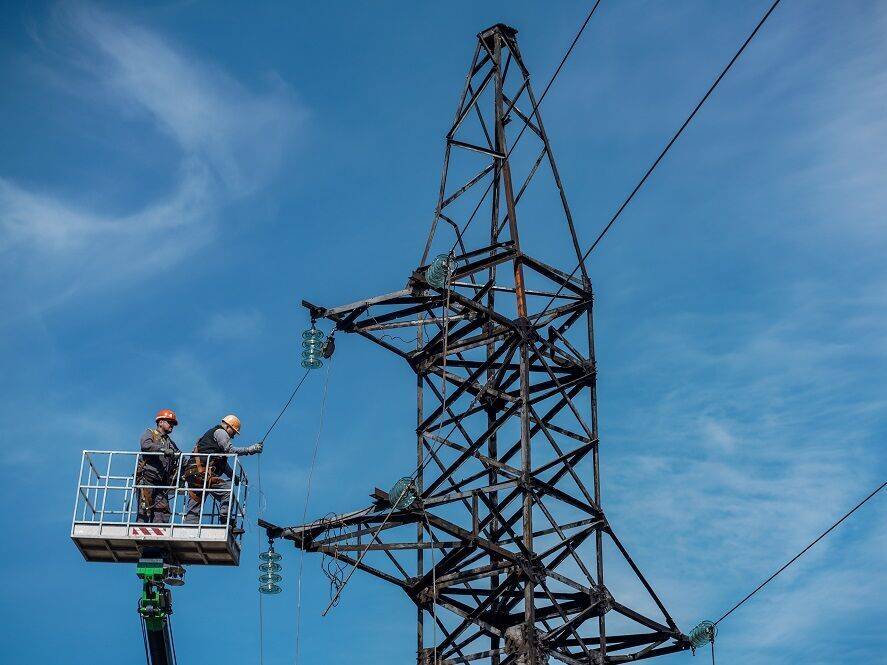 ДТЭК возобновил электроснабжение для 13 тысяч семей в Одесской и Донецкой областях