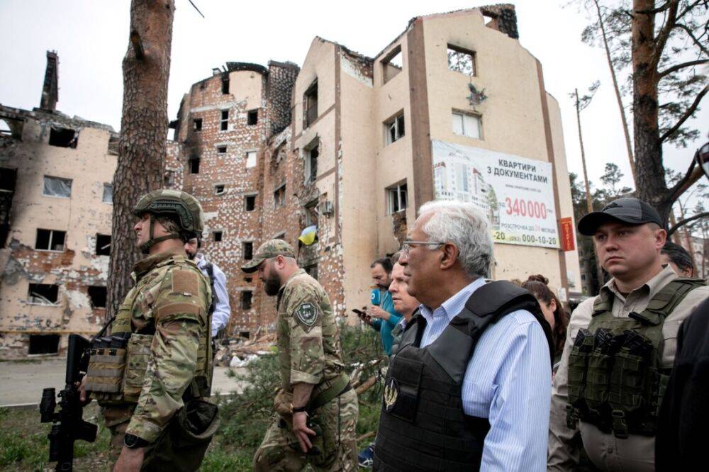 Премьер-министр Португалии посетил разрушенный Ирпень