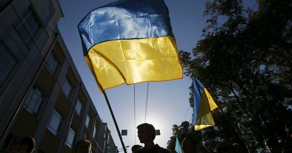 Полиция задержала мужчину, который ударил юношу с украинским флагом