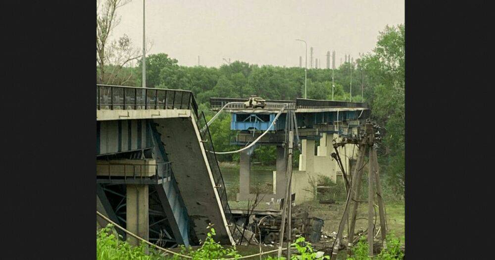 Российские войска уничтожили мост между Северодонецком и Лисичанском, — Гайдай