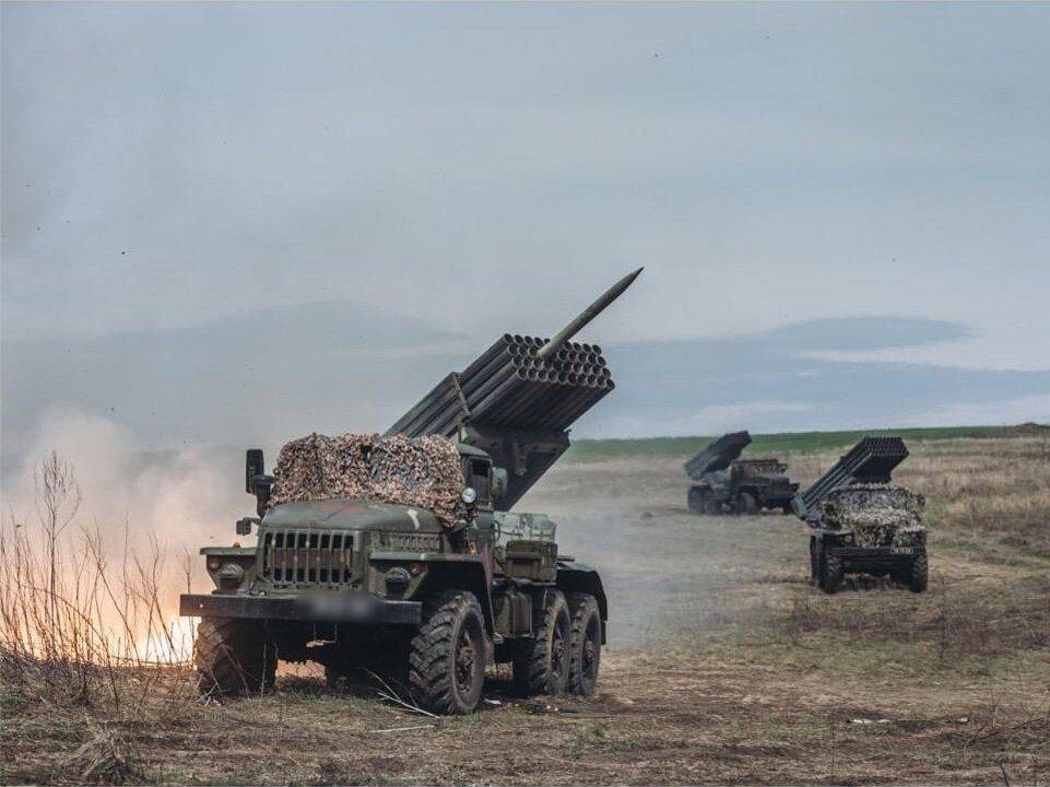 На Донбассе ВСУ отбили девять атак россиян, на четырех локациях бои продолжаются – штаб Объединенных сил