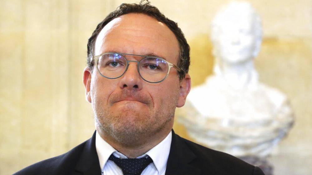 Скандал в новом правительстве Франции