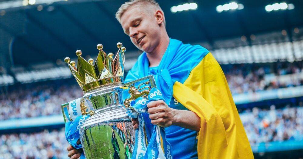 Зинченко расплакался, празднуя победу "Манчестер Сити" в АПЛ с флагом Украины в руках