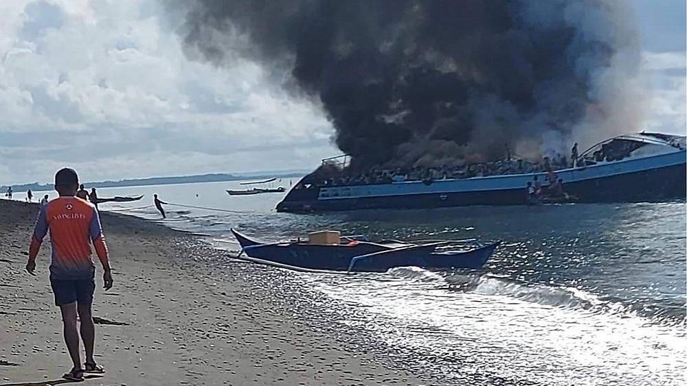 На Филиппинах произошел пожар на пассажирском судне