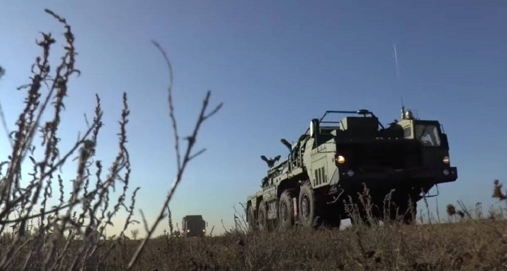 "Враг идет": оккупанты разворачивают в Крыму комплексы С-400 и укрепляются на Змеином