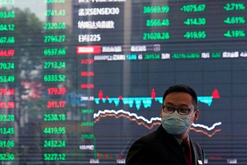 Азиатский рынок падает на фоне неопределенности мировой экономики