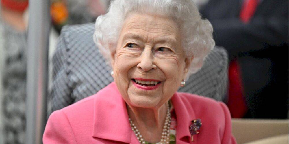 Незадолго до празднования юбилея. Королева Елизавета посетила цветочное шоу Челси
