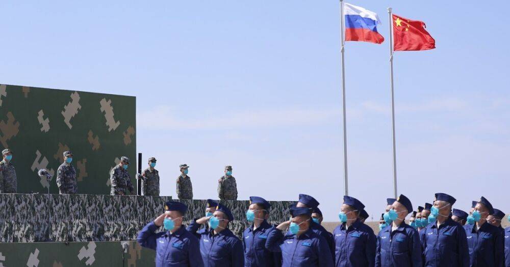 Демонстрация силы: РФ и Китай устроили военные учения во время визита Байдена в Токио