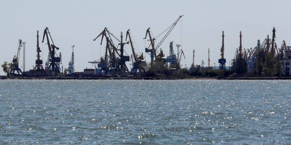 Оккупанты заявили, что готовы выпустить иностранные суда из порта Мариуполя