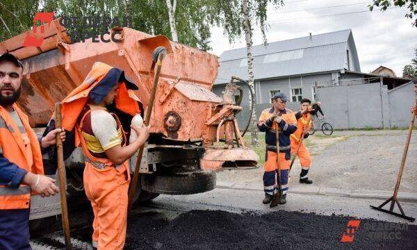 В мэрии Сургута похвалили горожан, отремонтировавших дорогу за свой счет