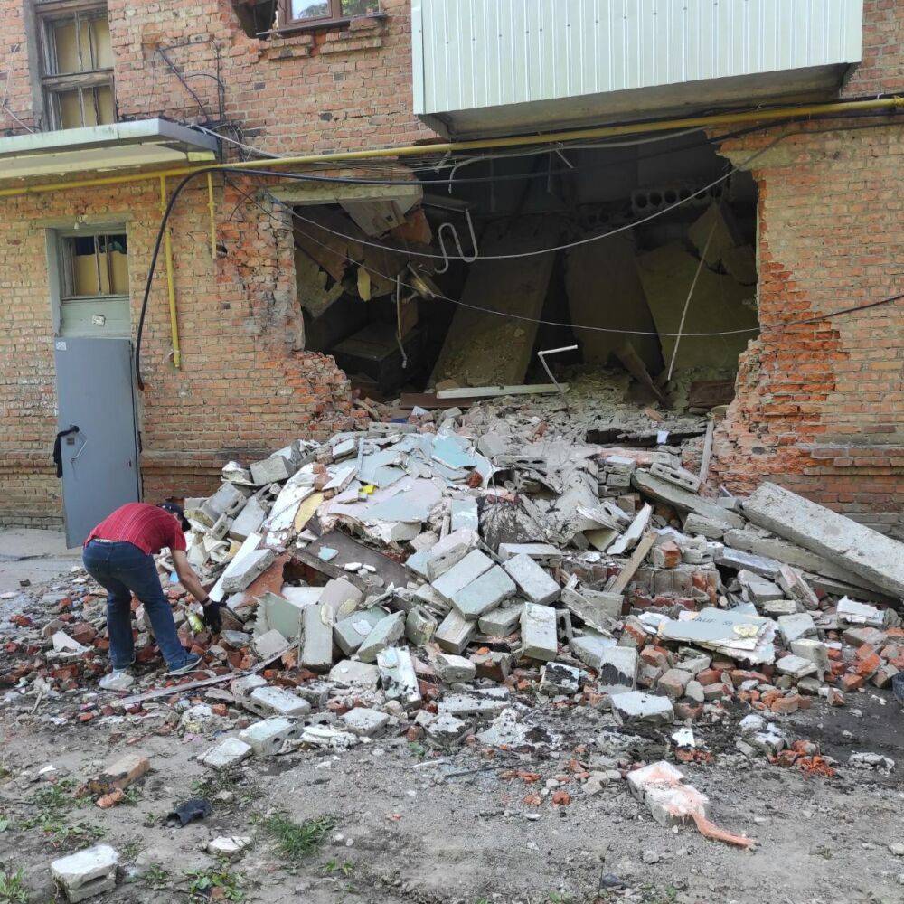 Харьковчане вместе с коммунальщиками за неделю разобрали 10 га завалов (фото)