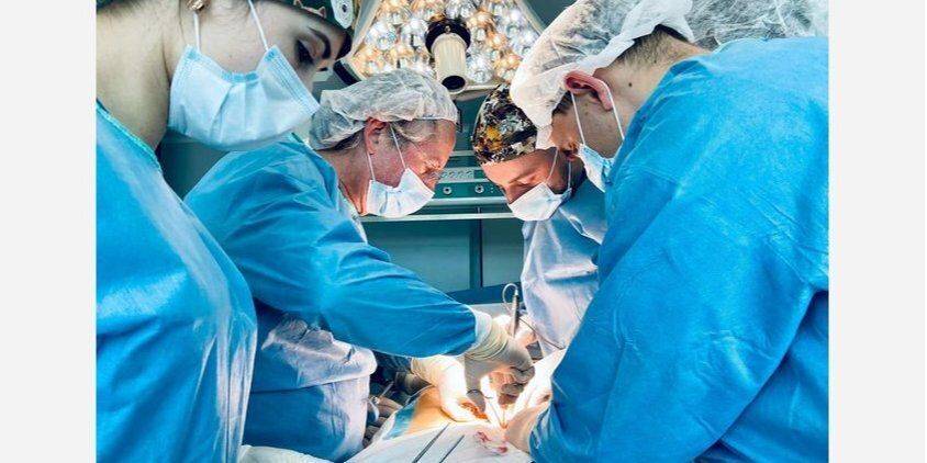Легендарный доктор Монтгомери. Хирург-трансплантолог № 1 в мире принял участие в трех операциях во Львове