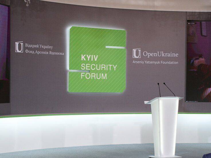 Киевский форум по безопасности обсуждает, как добиться от России репараций, и "план Маршалла" для Украины. Трансляция