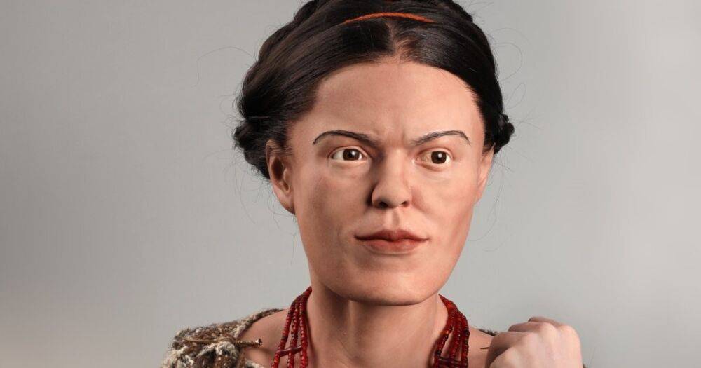 Миниатюрная брюнетка. Ученые восстановили внешность женщины бронзового века (фото)
