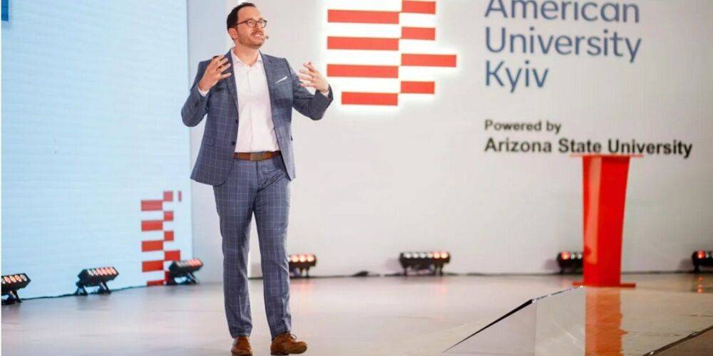 «Может обрушиться на 35%». От чего будет зависеть глубина падения украинской экономики — ректор Американского университета в Киеве