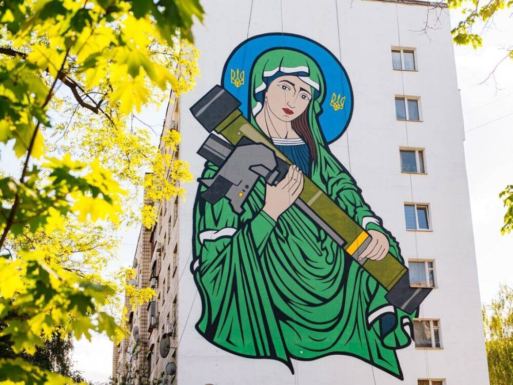 Святой Джавелине закрасили нимб. Художники обвиняют заместителя Кличко, что он "стал на сторону средневековья"