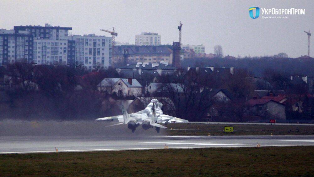 Украинский истребитель МиГ-29 сбил на юге российский Су-35