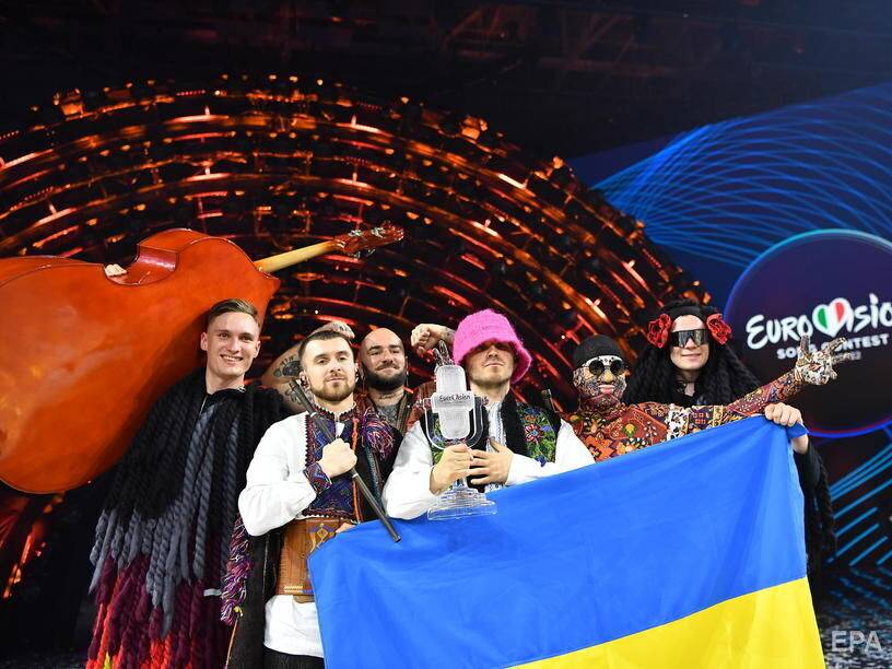 В Kalush Orchestra рассказали, когда и где будет проводиться розыгрыш панамки и микрофона с логотипом "Евровидения 2022" в поддержку ВСУ