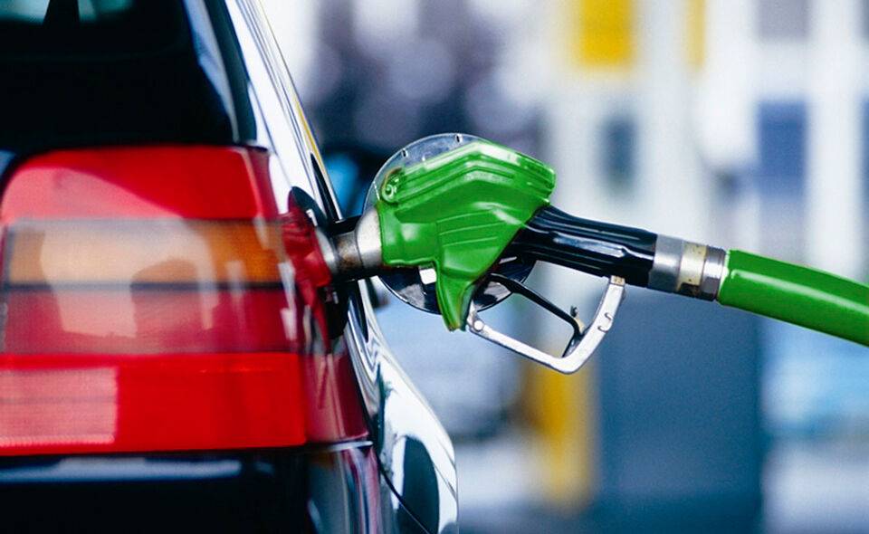 В Узбекистане на фоне роста цен на бензин активизировались мошенники. В Ташкенте они обманули владельца фирмы, обещая поставить дешевое топливо