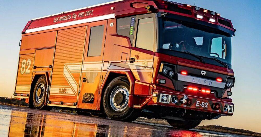 Первое в мире электрическое пожарное авто поступило на службу (видео)