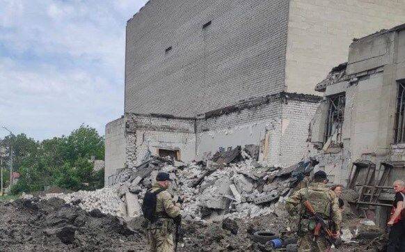 В Северодонецке идут бои, в Лисичанске разбомбили кинотеатр | Новости и события Украины и мира, о политике, здоровье, спорте и интересных людях