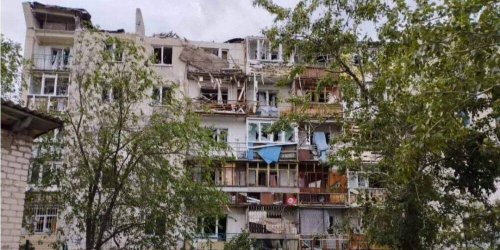 «Ситуация крайне обострена». В Лисичанске РФ авиаударом уничтожила кинотеатр, в области разрушили около 60 домов — глава Луганской ОВА