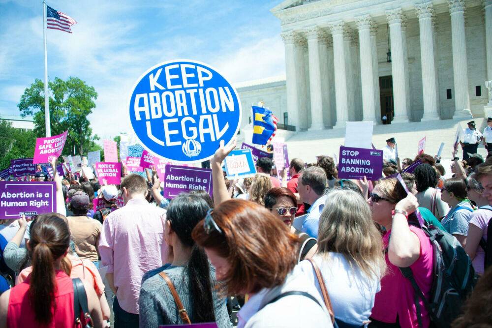 Верховный суд США собирается отменить конституционное право на аборт