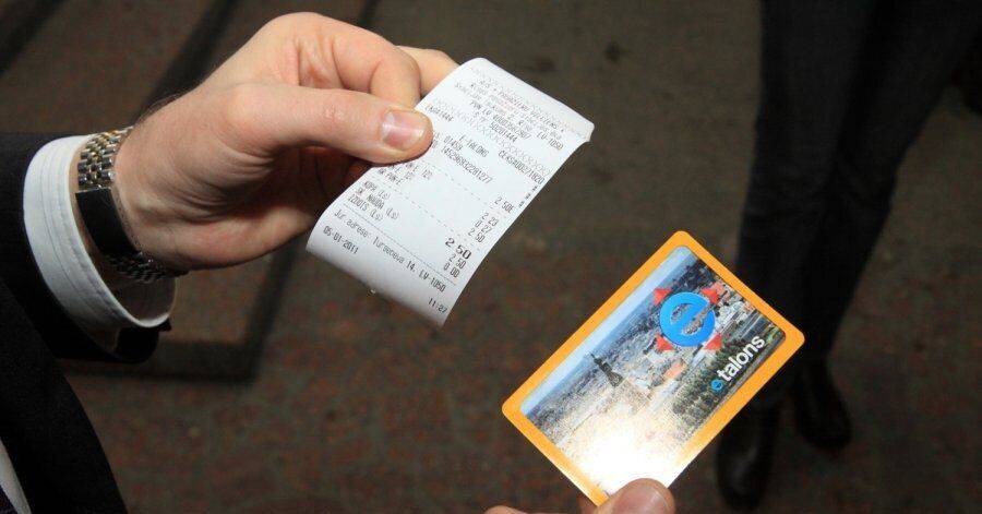 До конца года украинские беженцы будут ездить в общественном транспорте Риги бесплатно