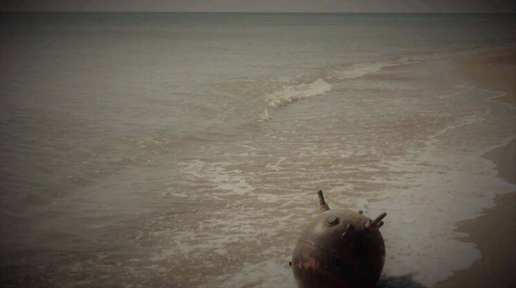 Не час для засмаги: на Одещині на пляж винесло морську якірну міну