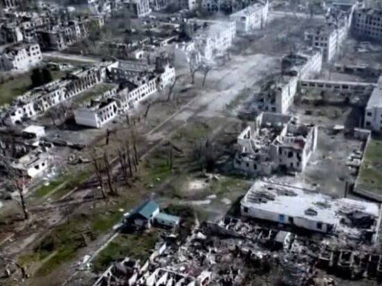 Корреспондент ВВС показал видео с дрона, как выглядит разрушенное российскими оккупантами Рубежное
