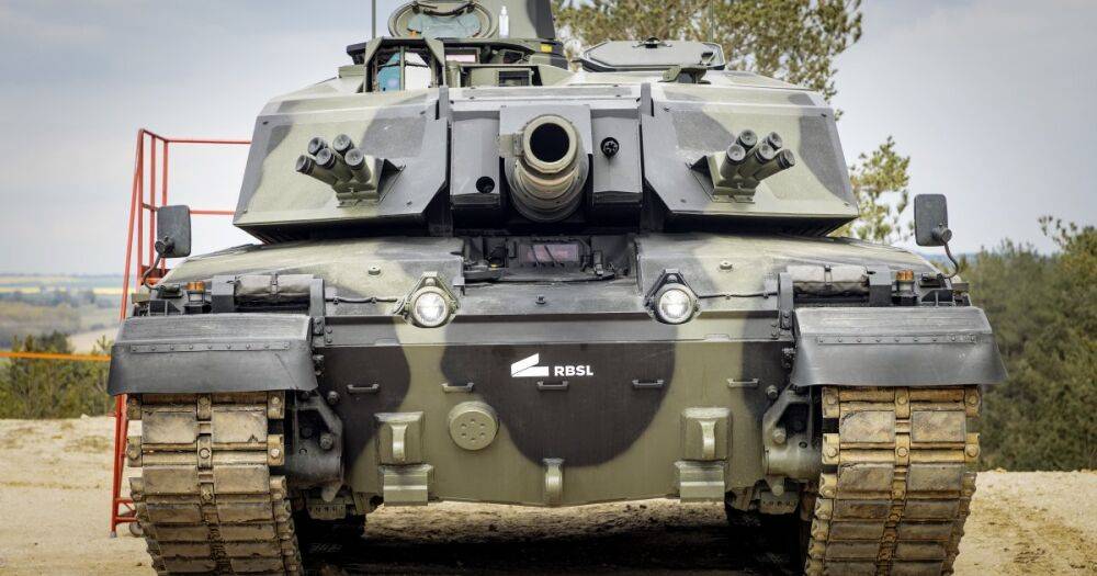 "Это конец истории": глава МИД Украины призвал Британию помочь танками образца НАТО