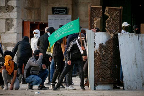 Арабская толпа забросала полицию камнями на Храмовой горе