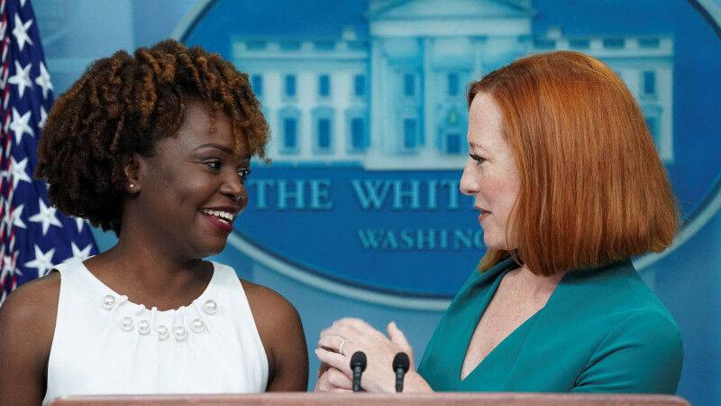Преемницей Псаки будет Карин Жан-Пьер. Это первая темнокожая лесбиянка на посту пресс-секретаря Белого дома