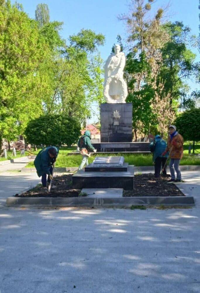 В Харькове порядок памятные знаки погибшим в годы Второй мировой войны (фото)