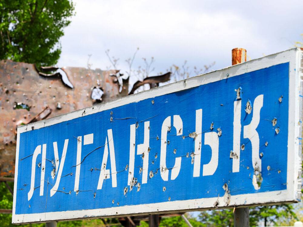 Украинцев, которых вывезли на оккупированные территории, заставляют принимать "гражданство ЛДНР" – украинская разведка