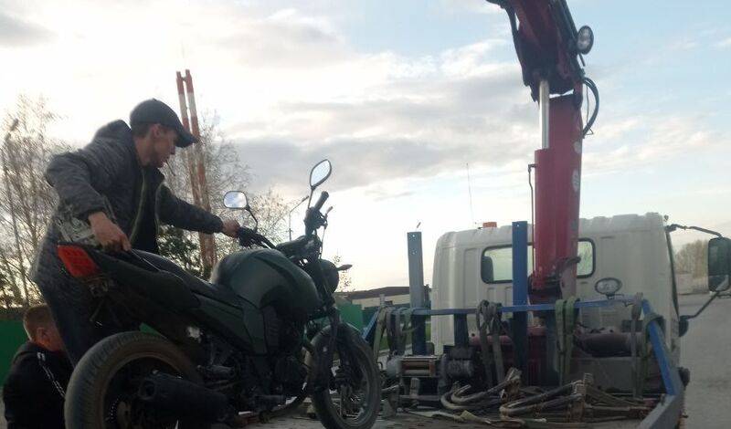 В Тюмени на ММС остановили 17-летнего мотоциклиста без прав