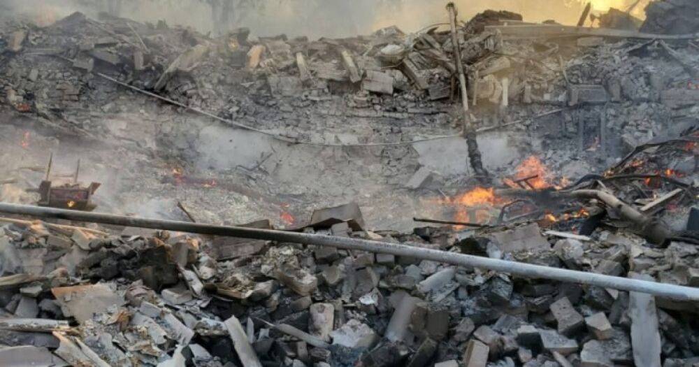 Россияне сбросили авиабомбу на школу на Луганщине, где скрывались люди: 60 погибших (ФОТО, ВИДЕО)