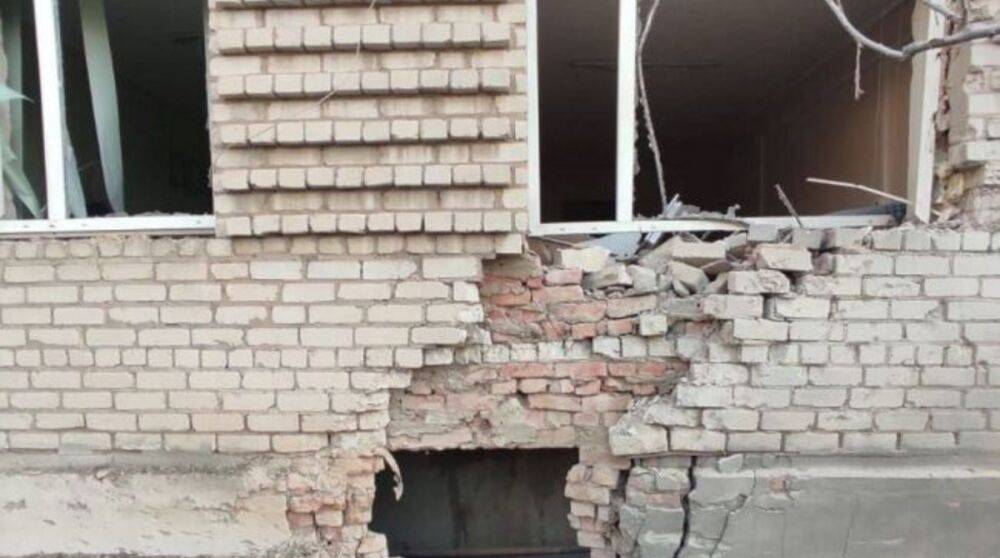 Оккупанты обстреляли больницу в Орехове Запорожской области