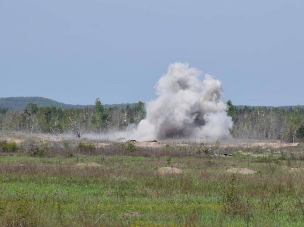 Российские оккупанты с помощью авиации обстреляли семь населенных пунктов Сумской области – украинские военные