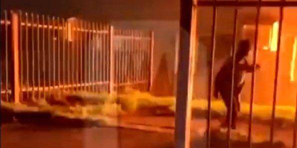В РФ неизвестные подожгли уже седьмой военкомат, чтобы сорвать скрытую мобилизацию — видео