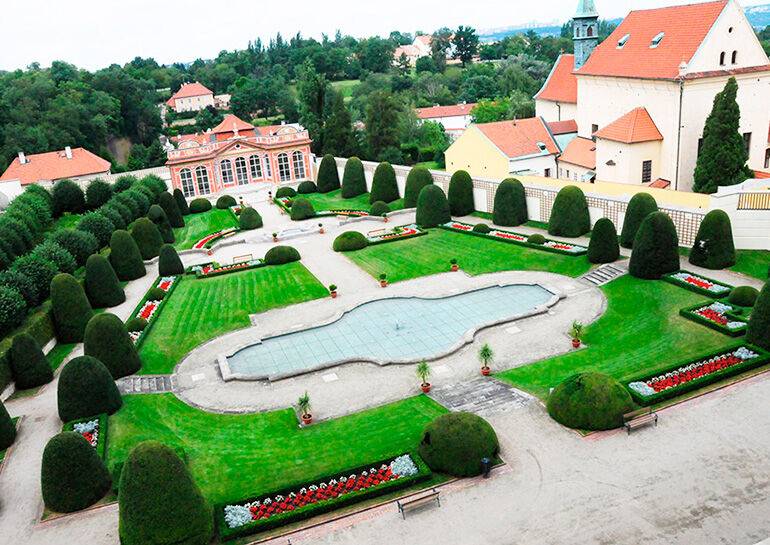 Сад Чернинского дворца Праги вновь открылся для посетителей