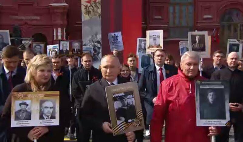 Тюменец прошел в колонне «Бессмертного полка» рядом с Владимиром Путиным