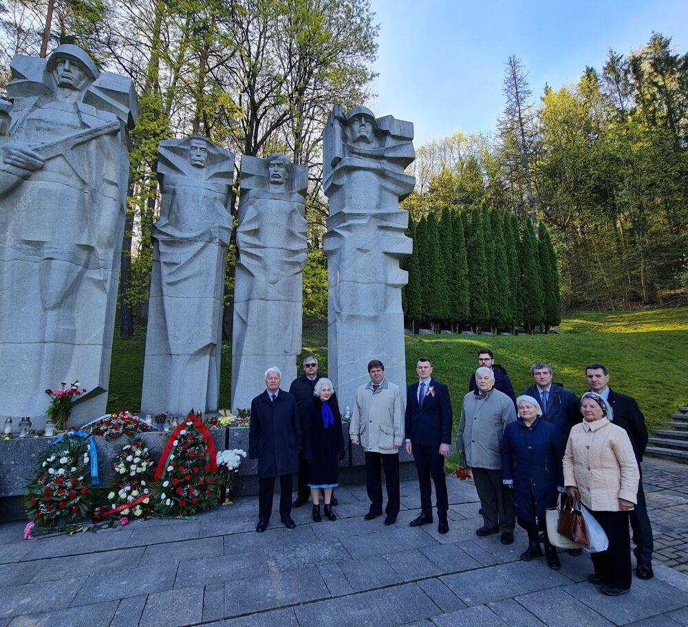 В Литве почтили память советских солдат, погибших во время Великой Отечественной войны