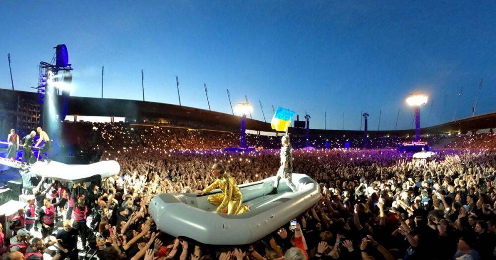 Rammstein подняли украинский флаг на своем концерте в Цюрихе
